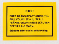 Uppmaningsdekal MCB vid sadel